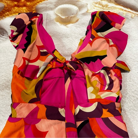 NWT TRINA TURK Fan Faire Plunge One Piece Swimsu - Picture 13 of 15